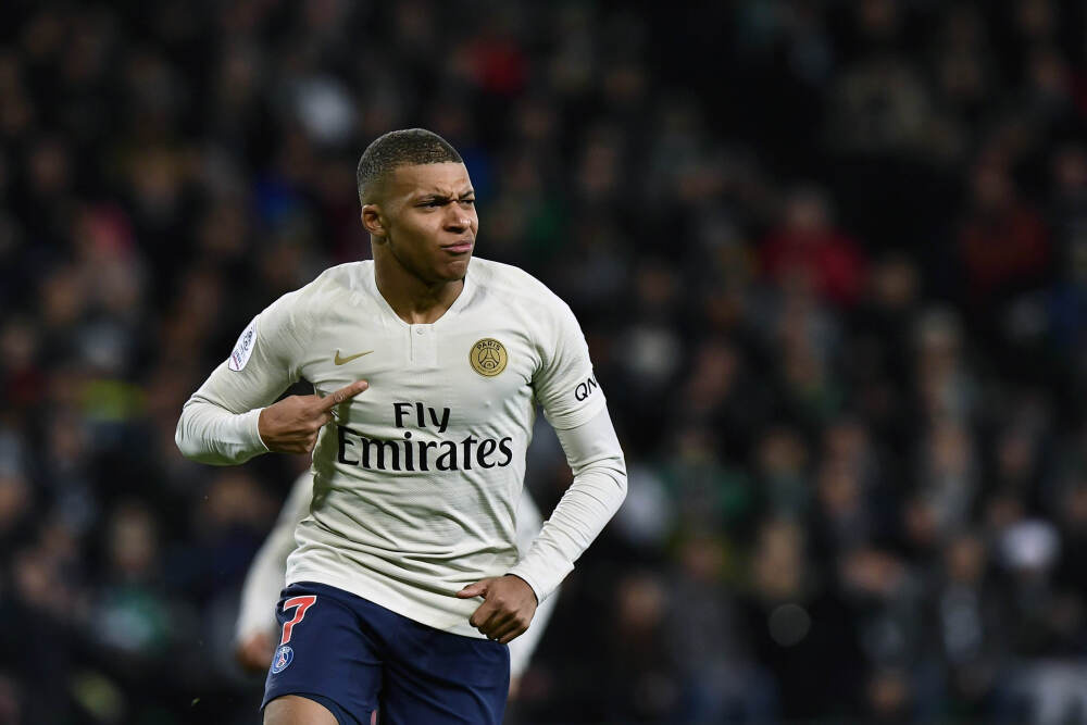 香港大闸蟹新纪录：19万只销量如何超越去年全港进口量？